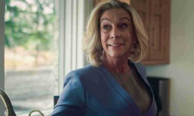Jamie Lee Curtis em The Bear - Disney