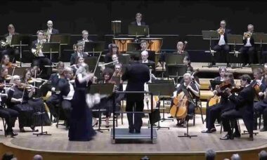 Vídeo: Maestro faz violino de US$ 1,2 milhão sair voando pelos ares durante conserto