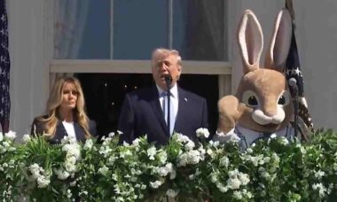 Vídeo de Páscoa postado pela Casa Branca levanta teorias da conspiração sobre “sósia” de Melania Trump