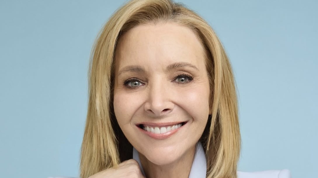 Lisa Kudrow expõe ganhos milionários de "Friends" e irrita ex-colegas de elenco