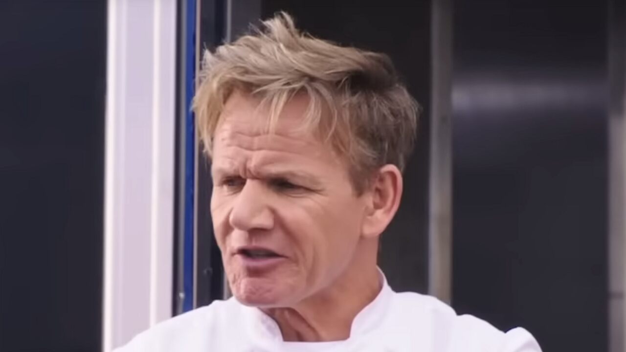 Gordon Ramsay passa mal após participante de reality servir prato com curativo usado