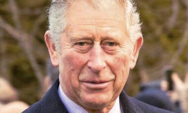 Rádio britânica causa pânico após anunciar morte de rei Charles III por engano