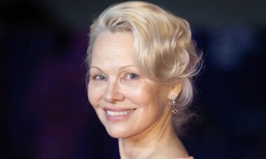 Pamela Anderson estaria aberta a novo romance em meio a rumores com Tom Cruise