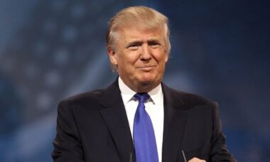 Governo Trump vira alvo de críticas após fazer "meme" com personagem de "SpongeBob"