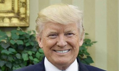Trump diz que não pensa na situação financeira dos americanos durante crise com Irã