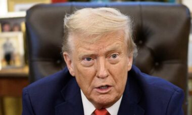 Comentário de Trump sobre orelhas do chefe da NASA parece ter saído da série “The Office”