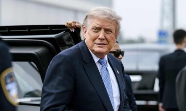 Comentários de Trump sobre cadetes "fortes e musculosos" repercutem nas redes