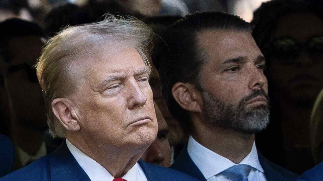 Donald Trump Jr. é vaiado durante hino americano - domínio público 