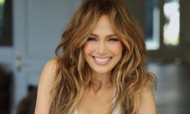 Jennifer Lopez diz que se arrepende de não ter aproveitado a vida de solteira mais cedo