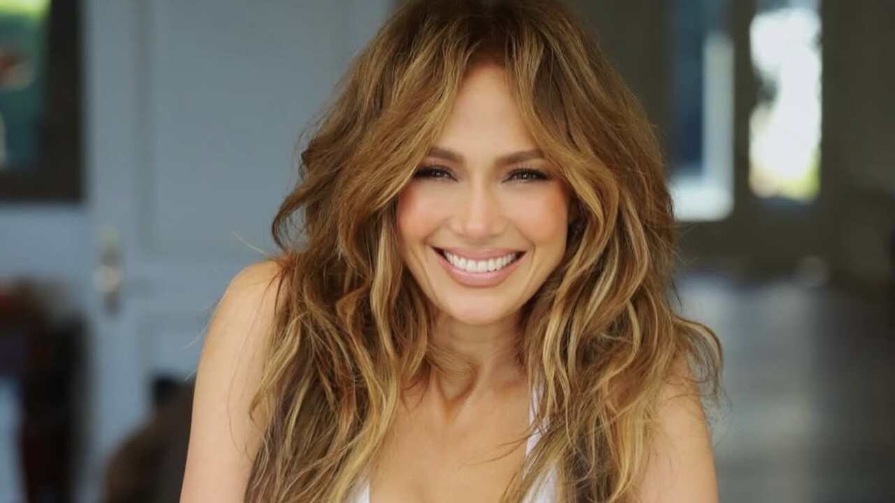 Jennifer Lopez říká, že lituje, že si neužila život single už dříve