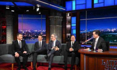 Jimmy Kimmel, Jimmy Fallon, Seth Meyers e John Oliver no The Late Show- reprodução CBS
