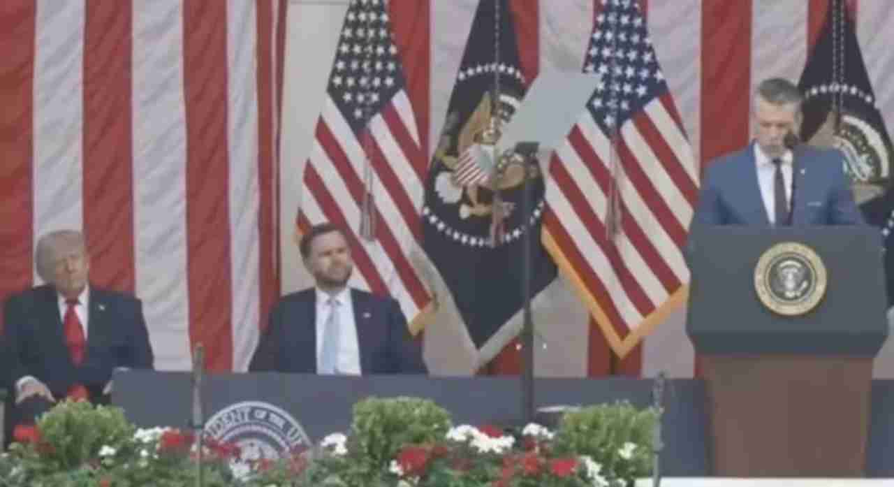 Trump ved Memorial Day-ceremoni - gengivelse sociale medier