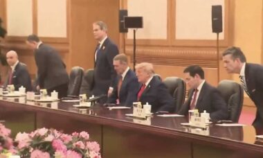 Visita de Trump à China teve empurrões e discussão explosiva nos bastidores