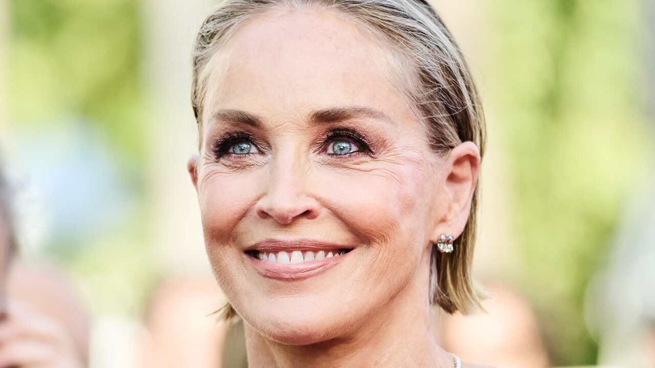 Sharon Stone diz que casamento terminou após reação do marido a possível mastectomia