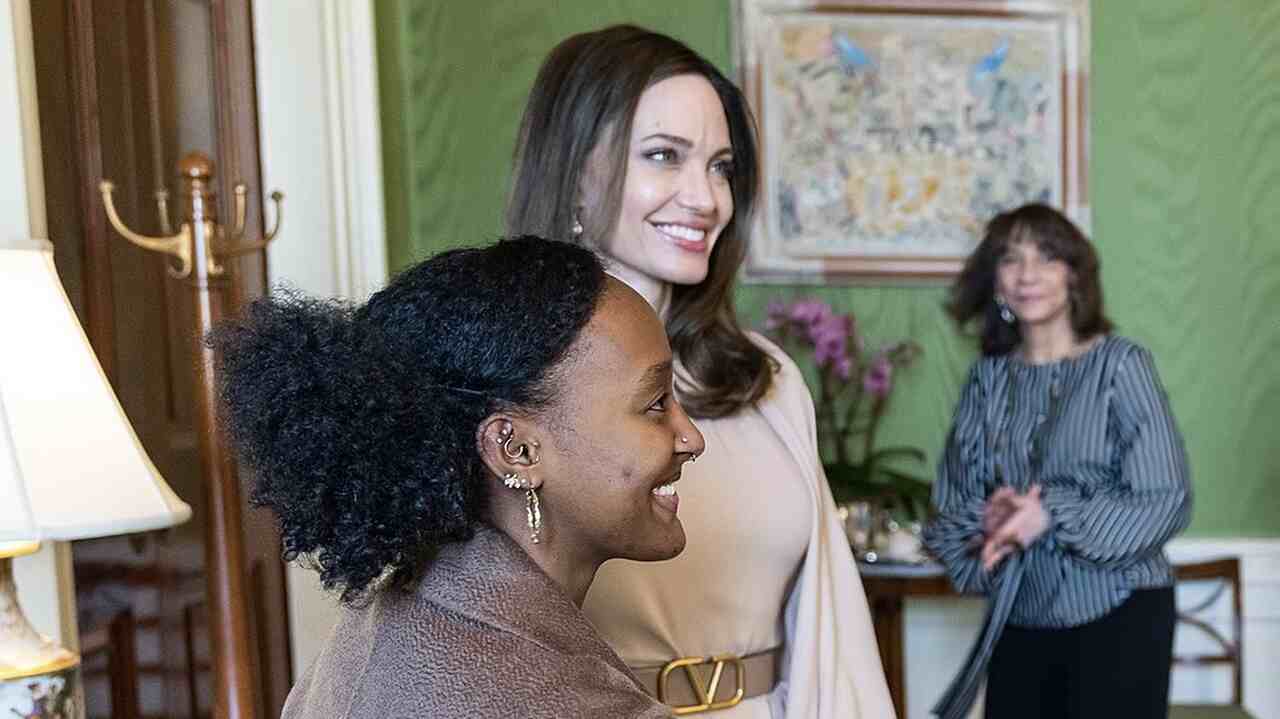 Zahara, filha de Angelina Jolie e Brad Pitt, pede oficialmente para remover sobrenome do pai