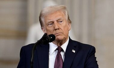Sobrinha de Trump diz que tio está em "espiral descendente" e faz novas críticas à sua saúde