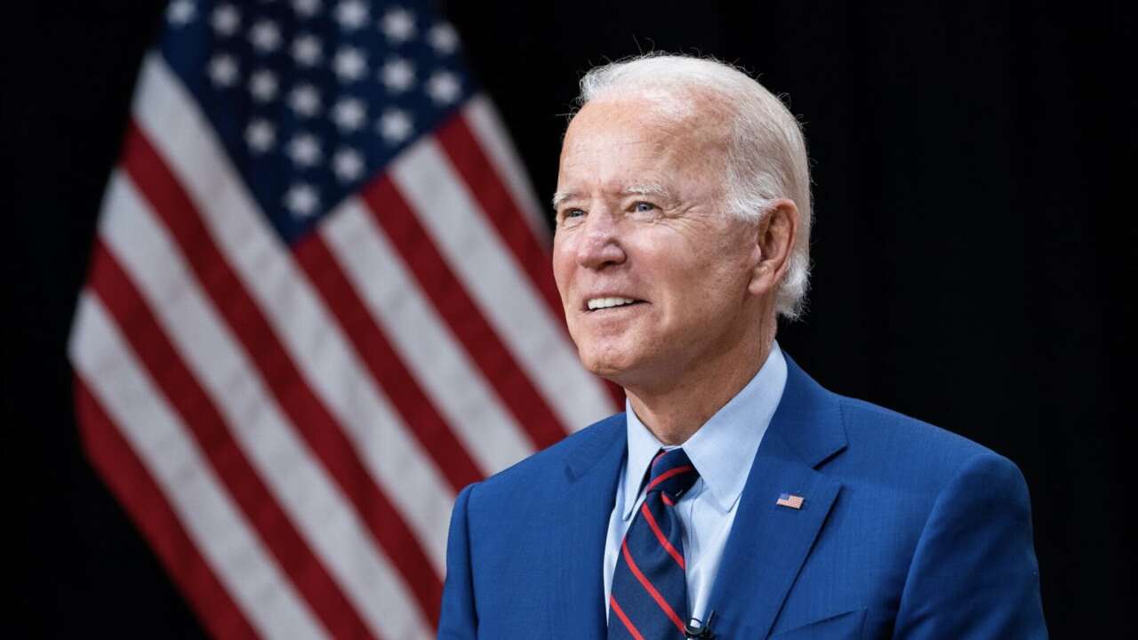 Biden chama Trump de "perdedor" ao criticar reforma de espelho d’água
