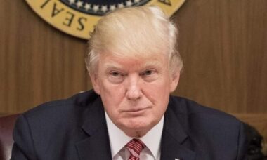 Comentário de Trump sobre obra em Washington e Obama reacende críticas online