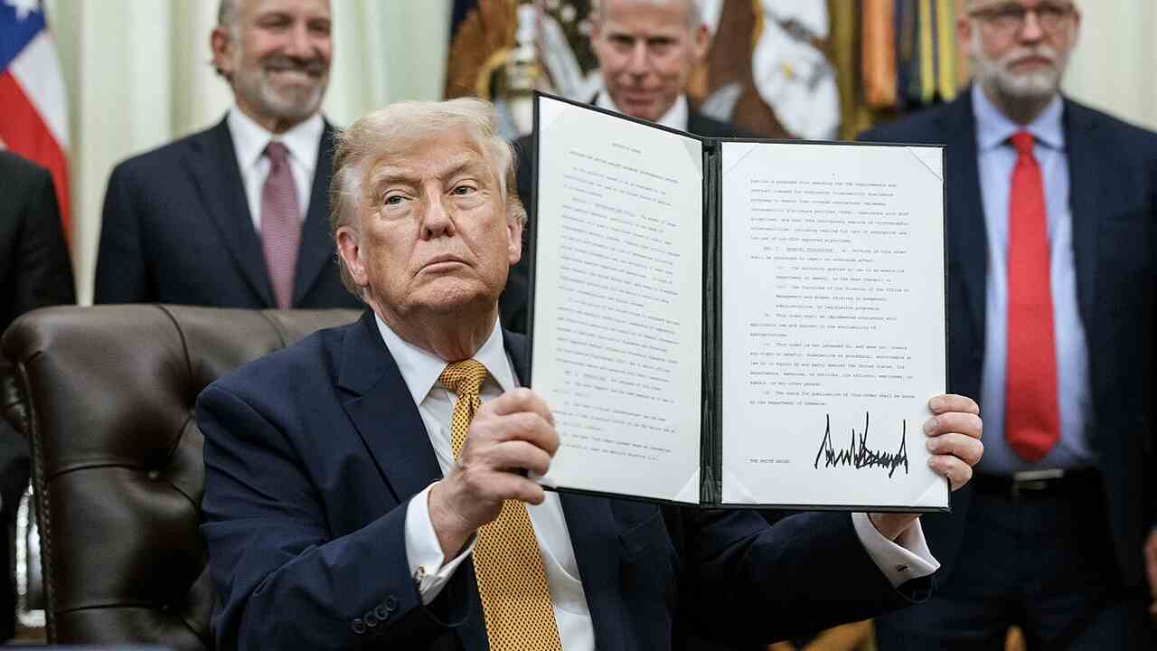 Trump assina ordens para acelerar criptografia pós-quântica e criação de computador quântico até 2028