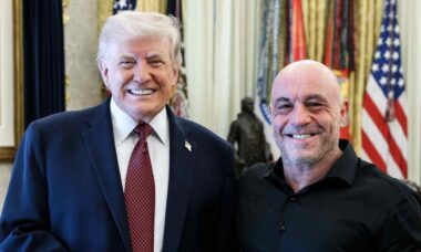 Joe Rogan revela piada sombria de Trump sobre possível ataque terrorista em evento do UFC