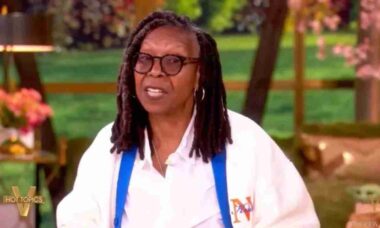 Whoopy Goldberg no The View - reprodução divulgação