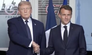 Aperto de mão "peixe morto" de Trump com Macron chama atenção no G7