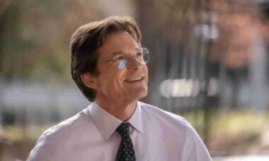 Jason Bateman em DTF St. Louis - reprodução divulgação