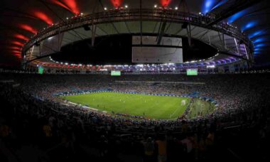Show de intervalo da final da Copa do Mundo fará FIFA quebrar regra do futebol