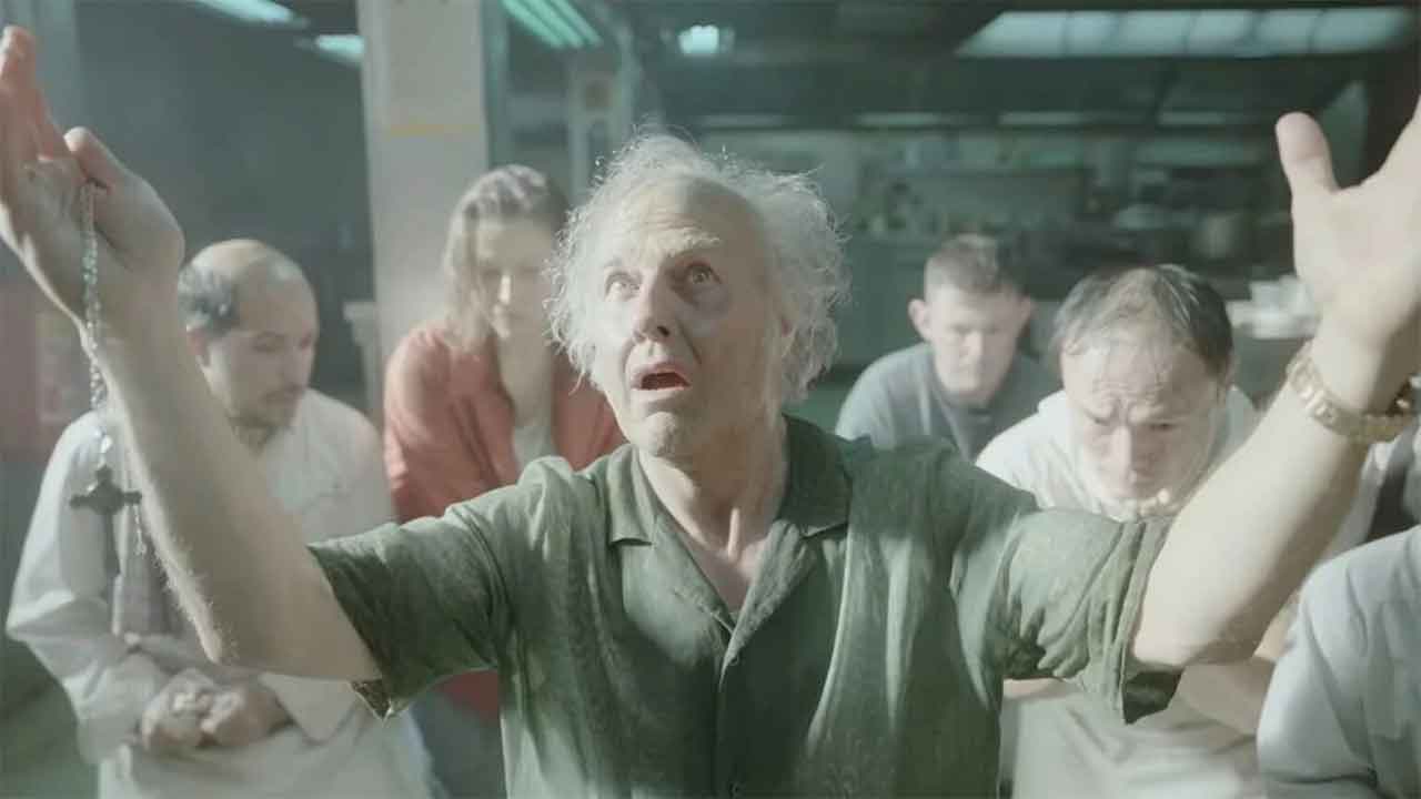 トム・クルーズ、新作映画の予告編で激変し「別人」のような姿に(写真:YouTube)