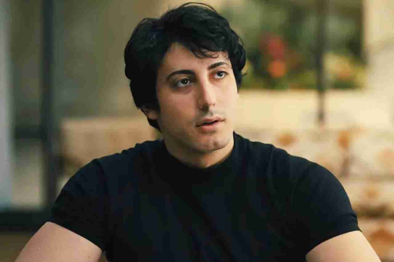Anthony Ippolito em I Play Rocky - reprodução YouTube