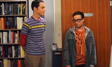 Jim Parsons (à esquerda) em cena de The Big Bang Theory. Foto: X/@bigbangtheory