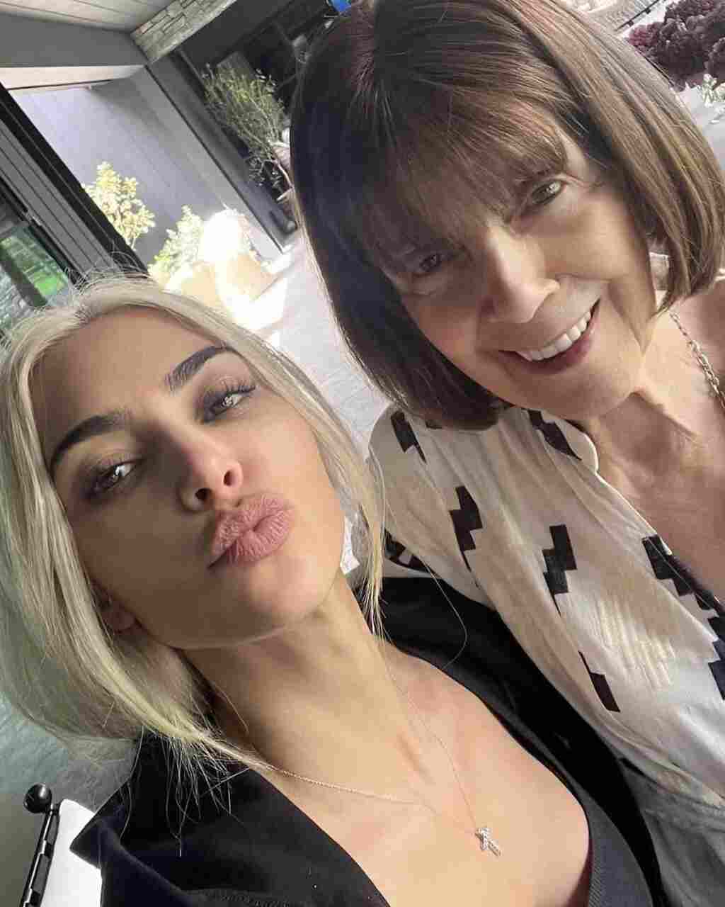 Kim Kardashian presta homenagem após morte da avó, MJ Shannon: “Minha melhor amiga”